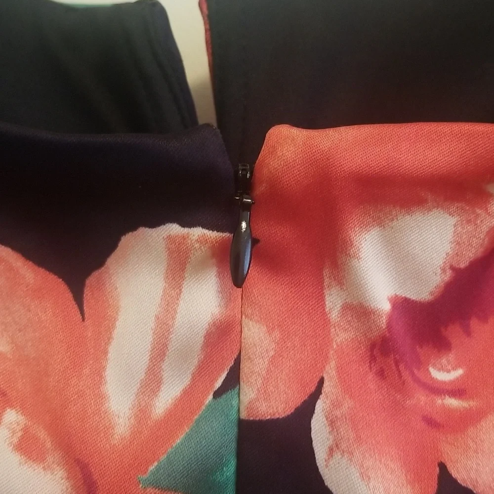 Tahari Arthur S. Levine Rosr Dress - Picture 5 of 7